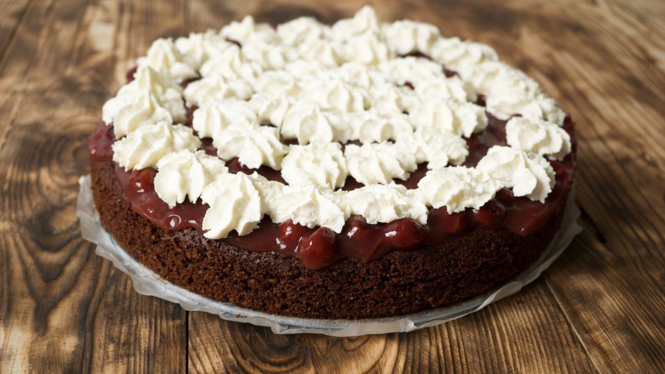 Sahne-Kirsch-Torte – Cream Cherry Pie