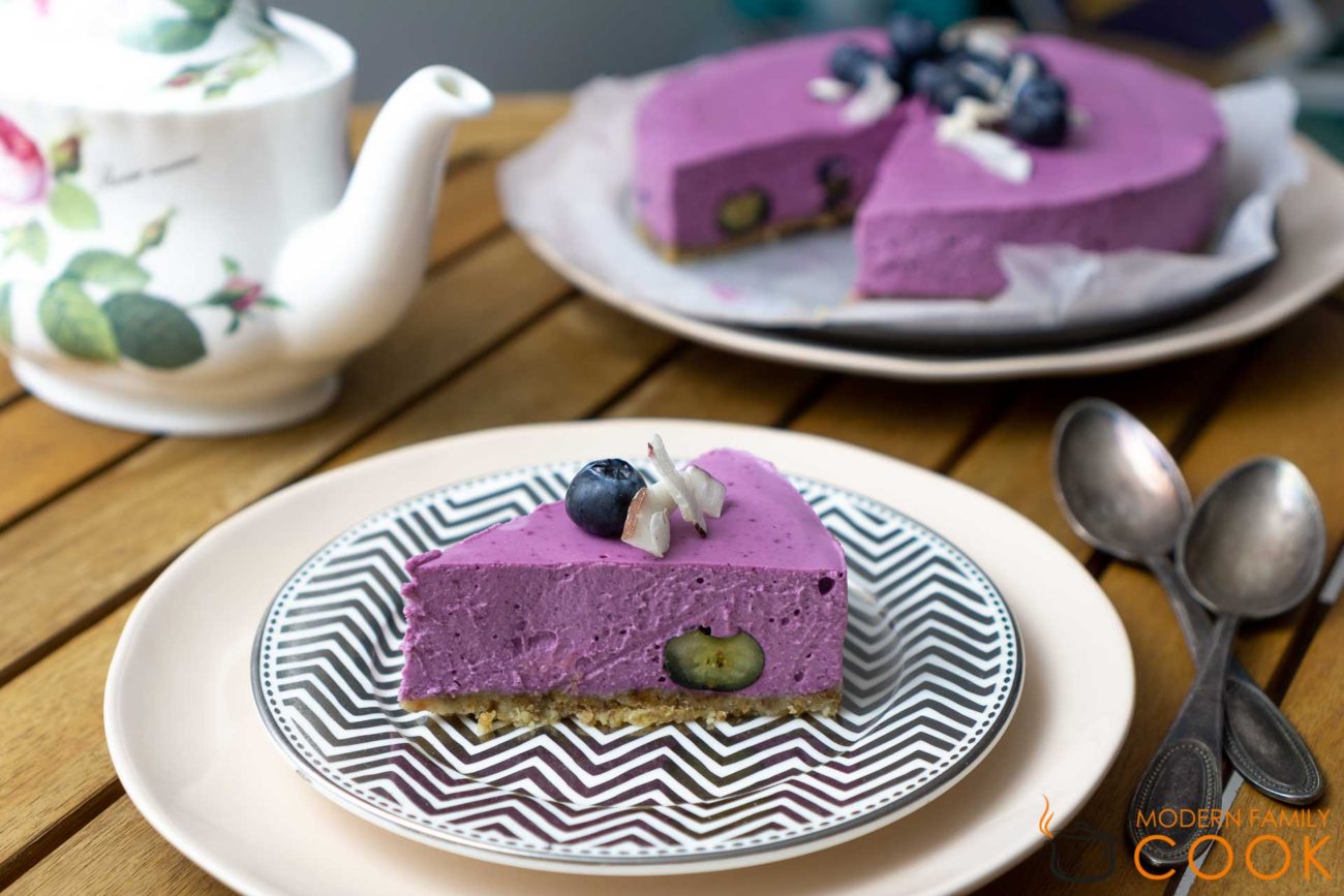 No-Bake (Raw) Vegan Blueberry Cheesecake
