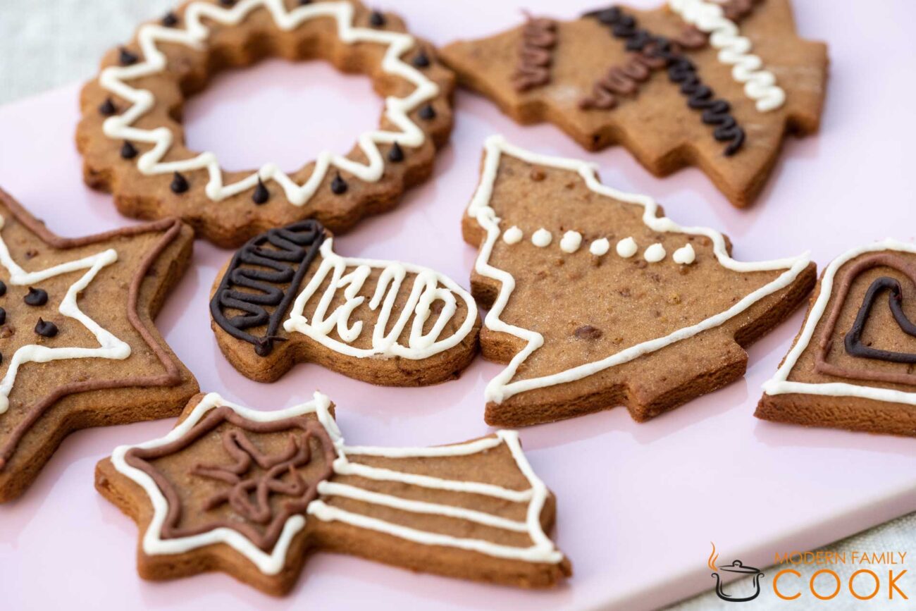 Christmas gingerbread cookies (gluten-free, dairy-free)