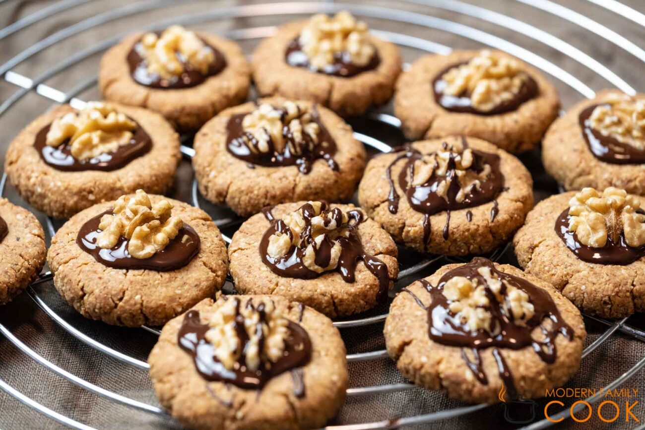 Almond Shortbread Cookies with Chocolate (gluten-free, dairy-free)